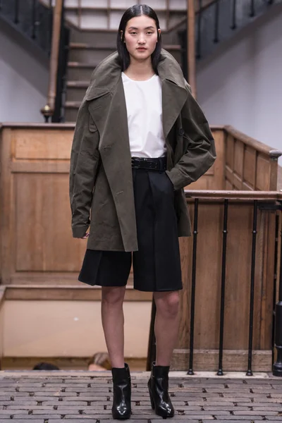 Look 4